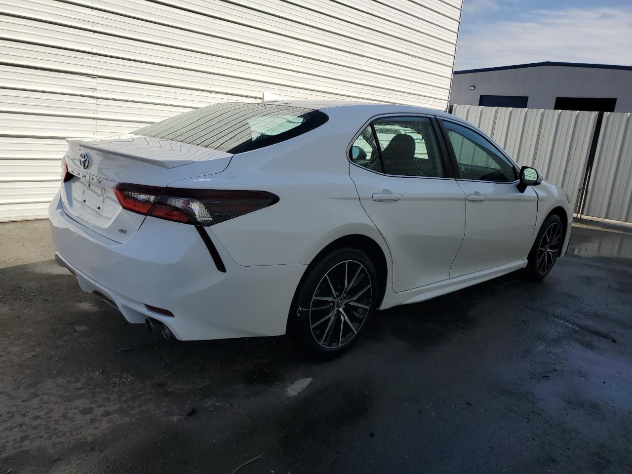 2021 Toyota Camry - Image 3