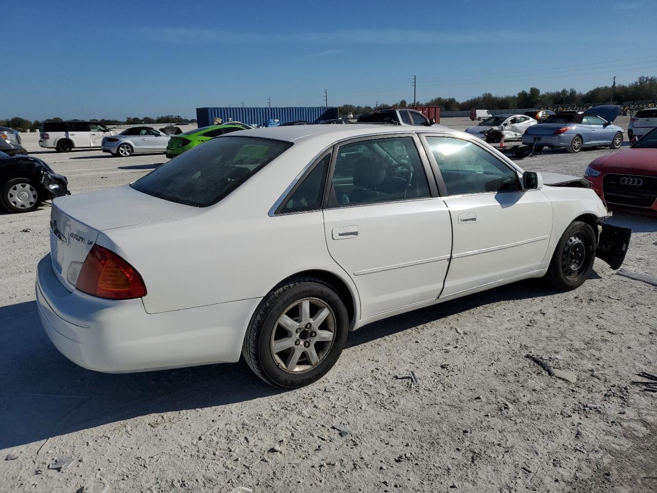 2000 Toyota Avalon - Image 3