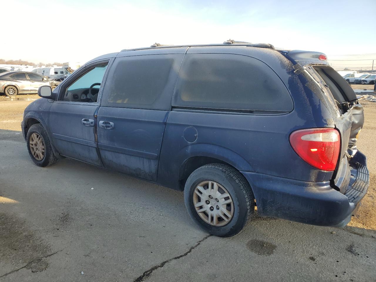 2005 Dodge Caravan - Image 2