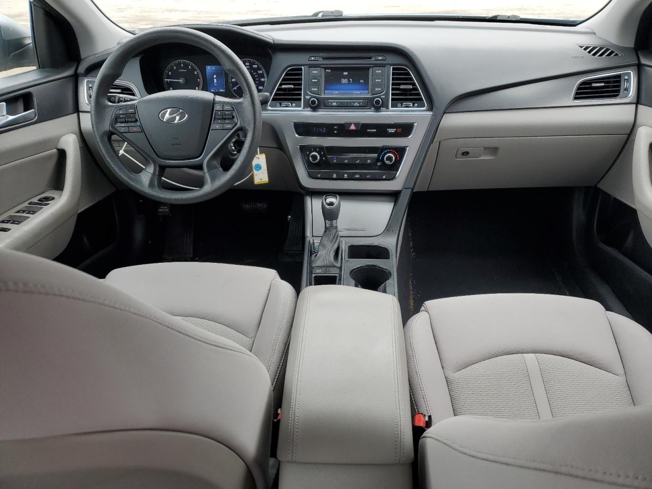 2015 Hyundai Sonata - Image 8