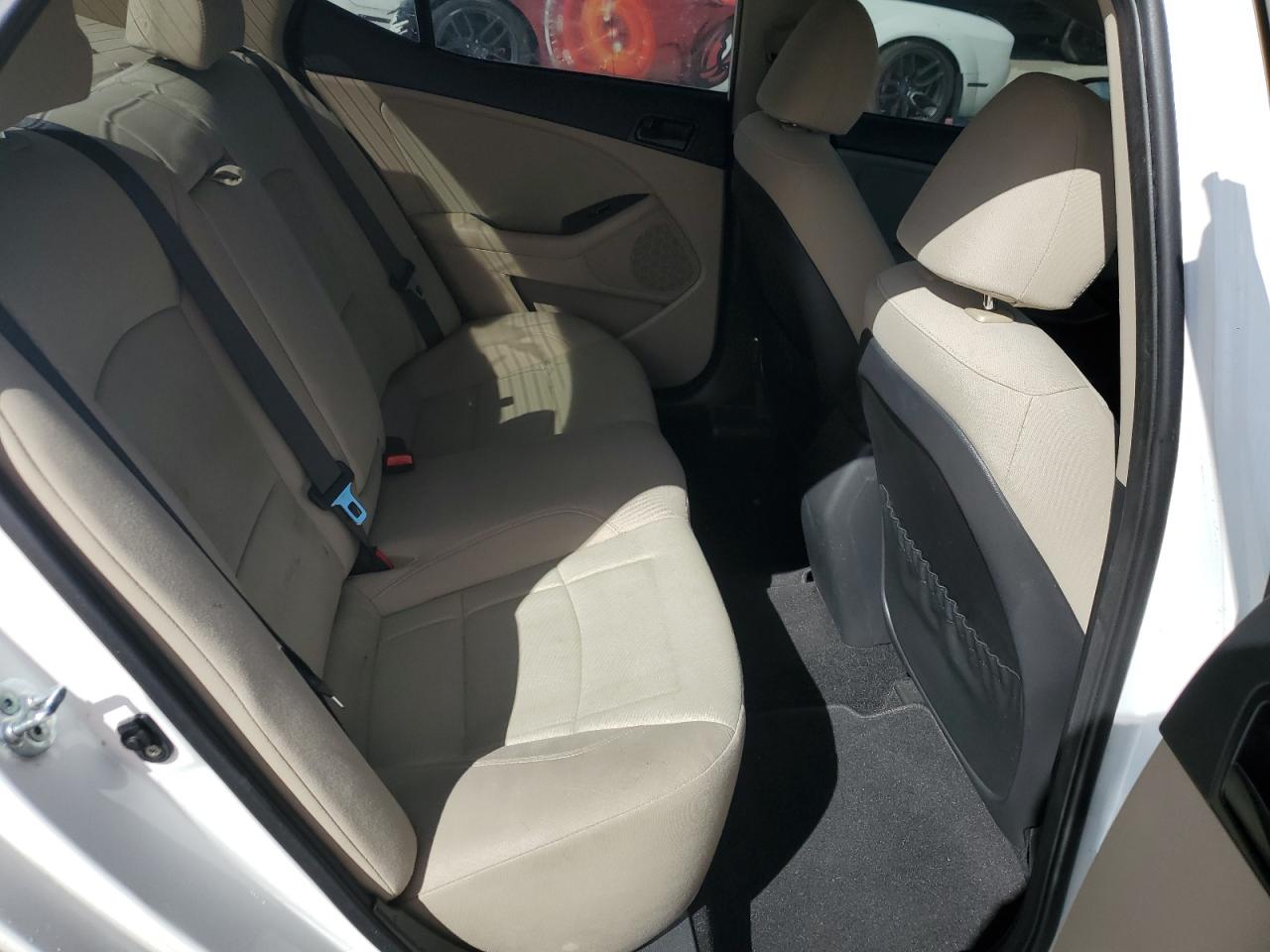 2015 Kia Optima - Image 10