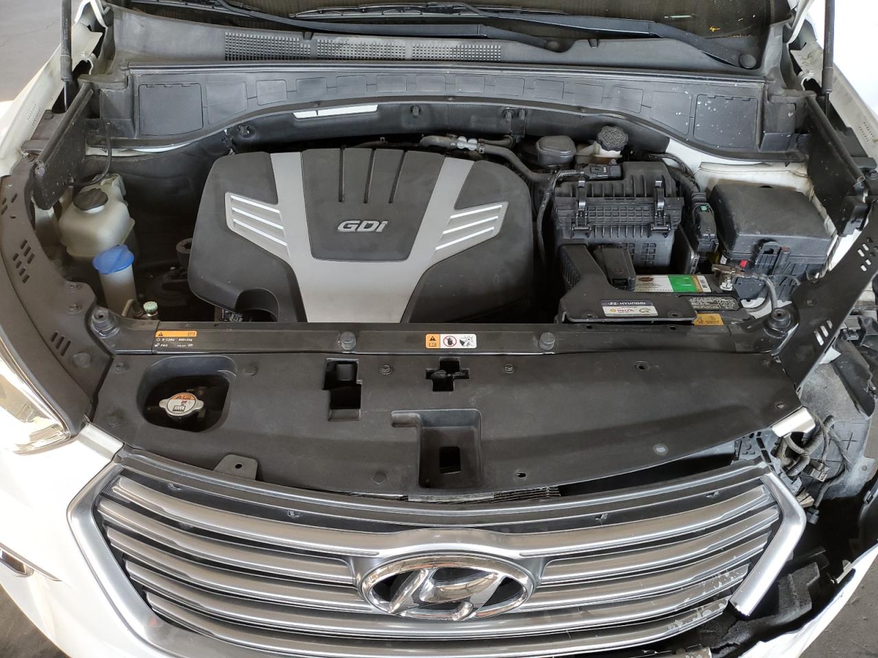 2017 Hyundai Santa Fe - Image 12