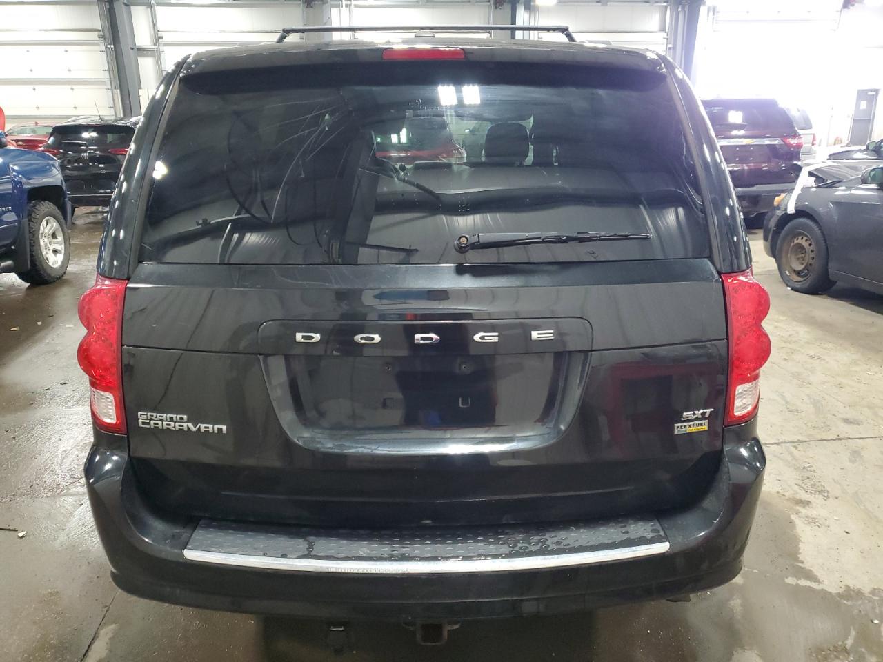 2017 Dodge Caravan - Image 6