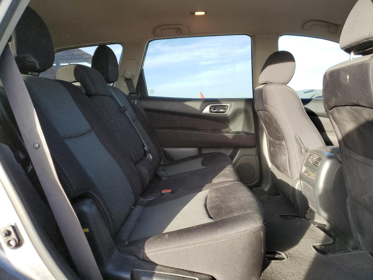 2017 Nissan Pathfinder - Image 11