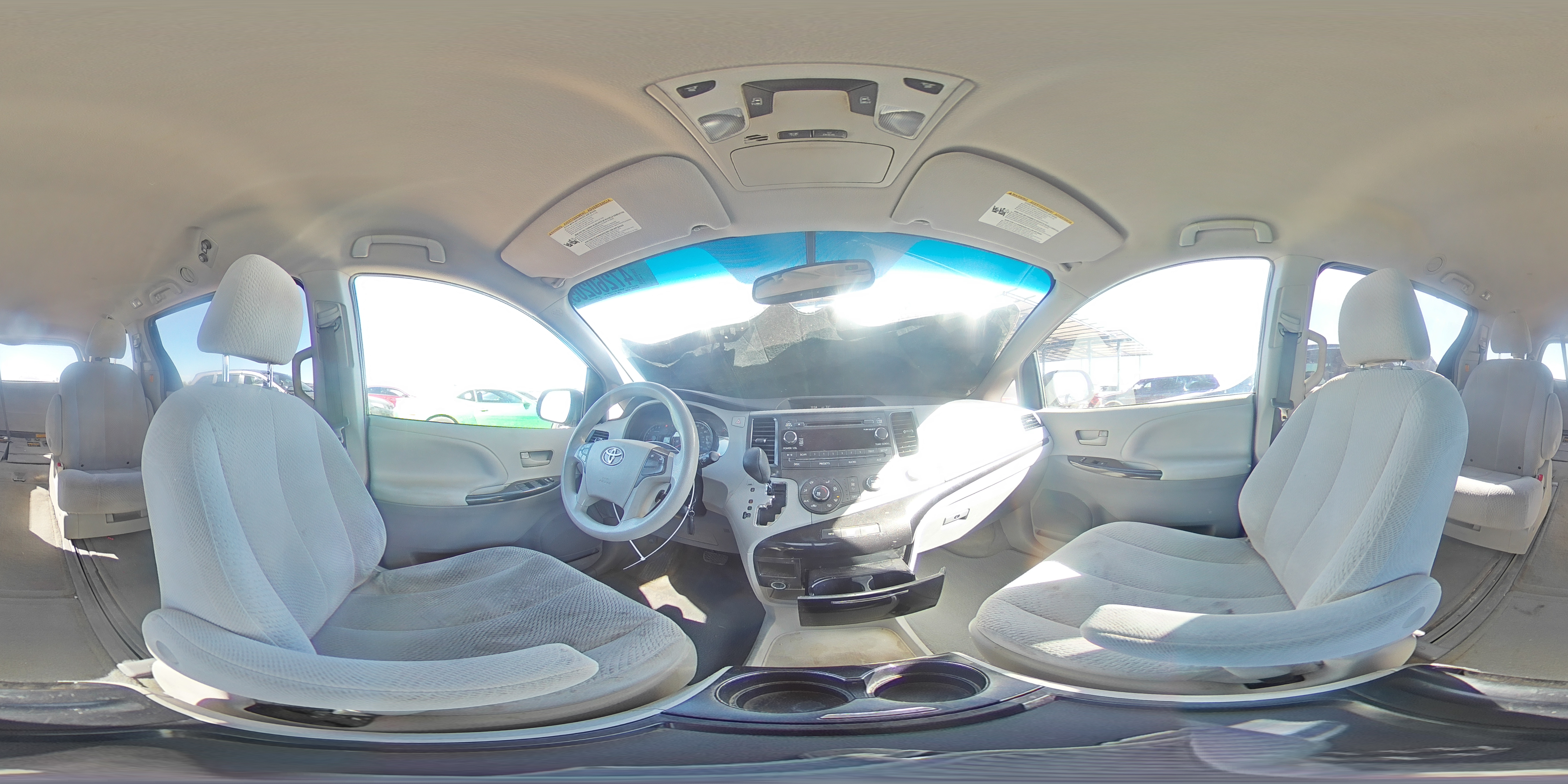 2011 Toyota Sienna - Image 14