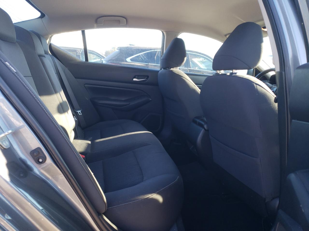 2019 Nissan Altima - Image 10