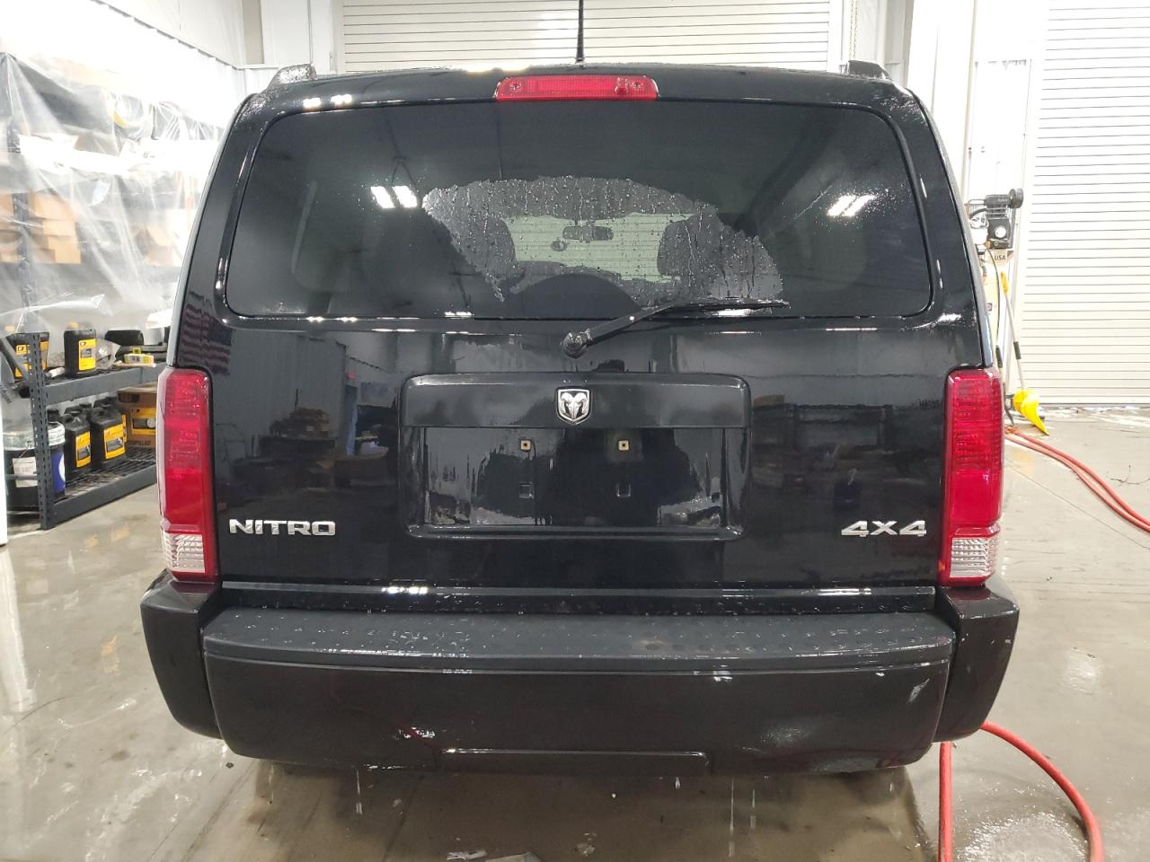 2010 Dodge Nitro - Image 6