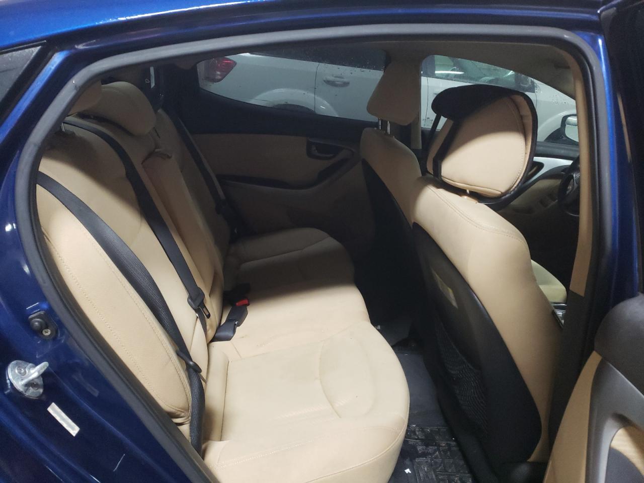 2013 Hyundai Elantra - Image 10