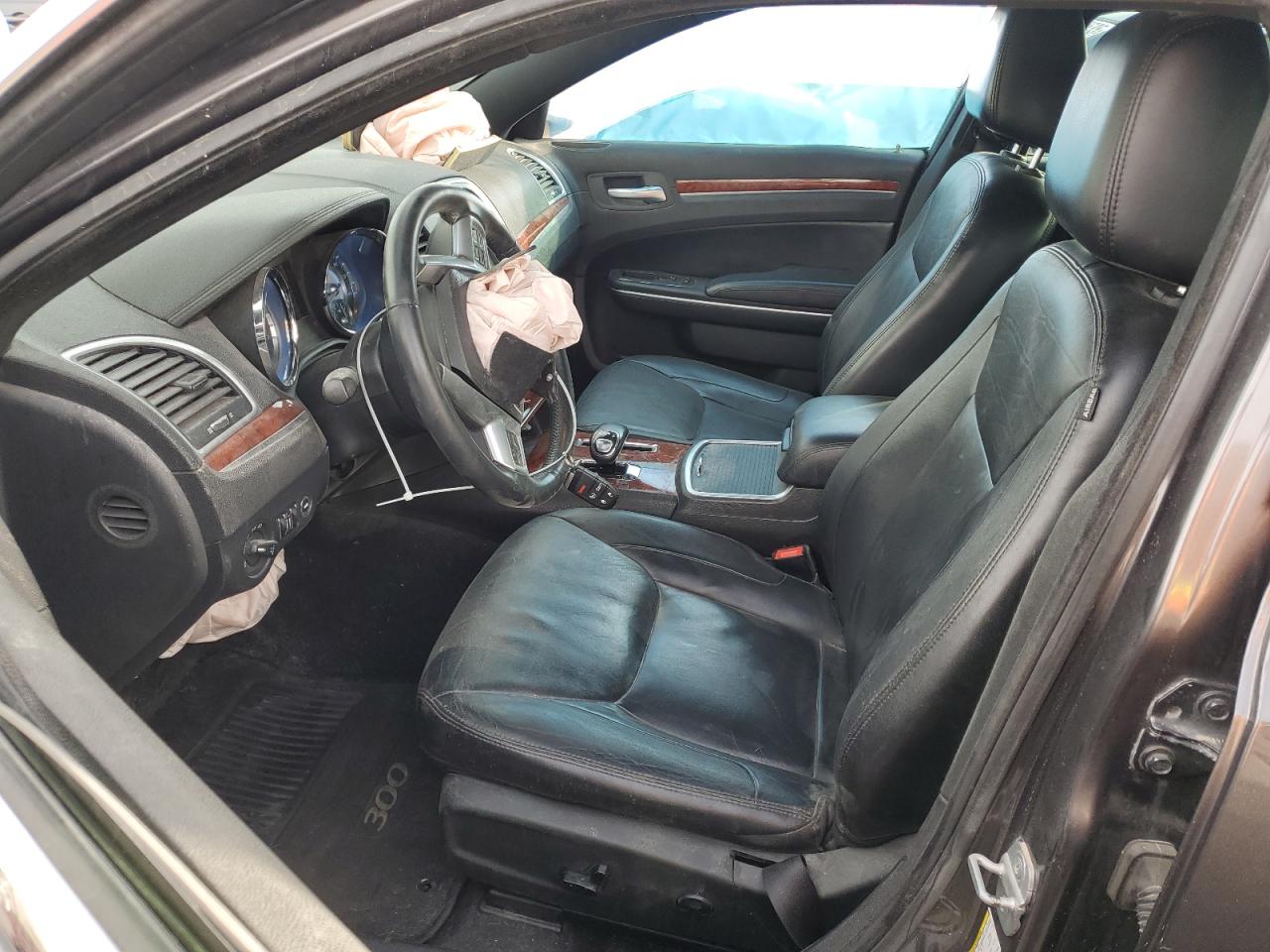 2013 Chrysler 300 - Image 7
