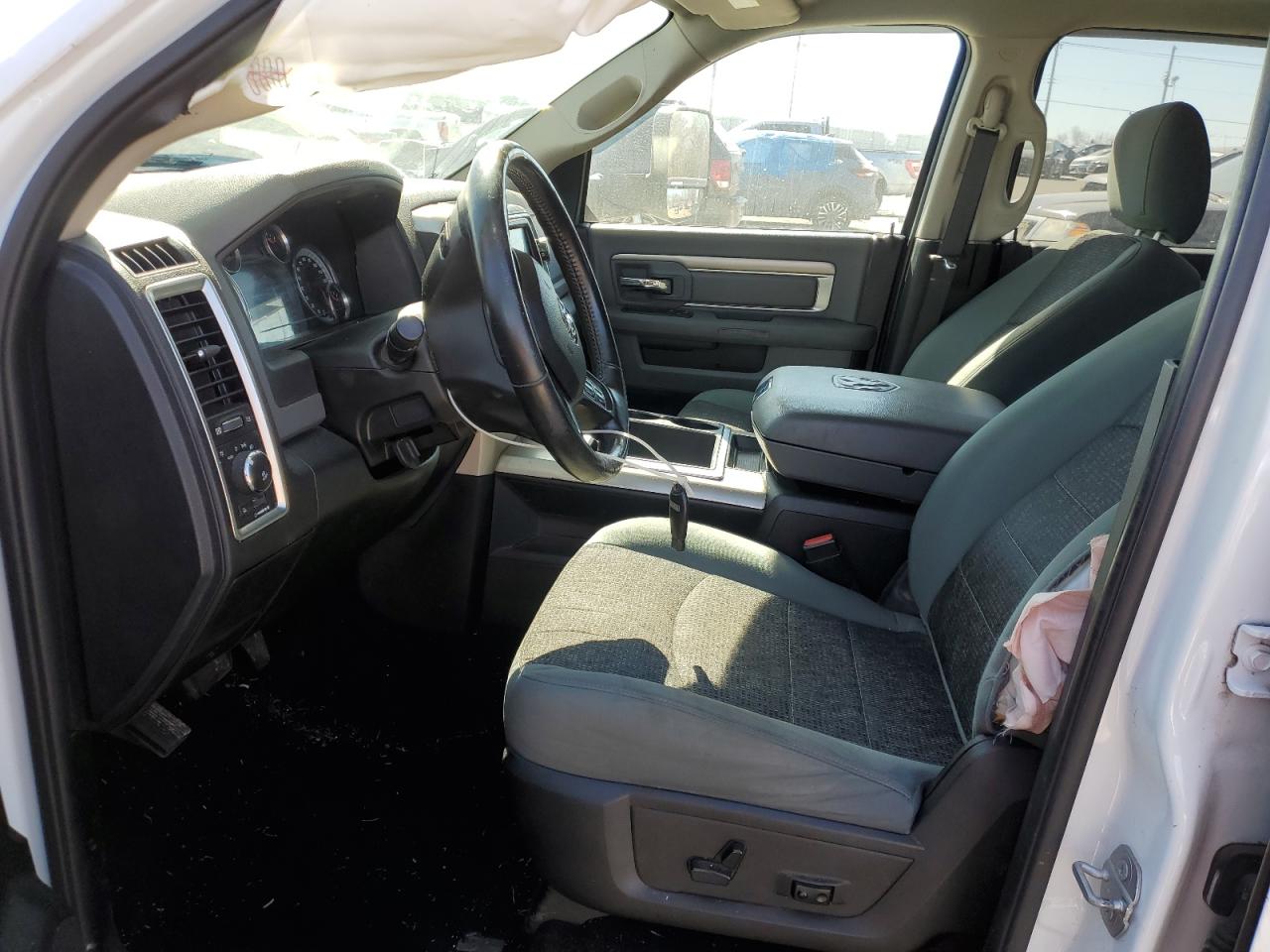 2015 RAM 1500 - Image 7