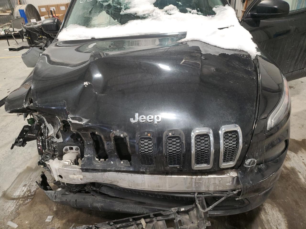 2015 Jeep Grand Cherokee - Image 12