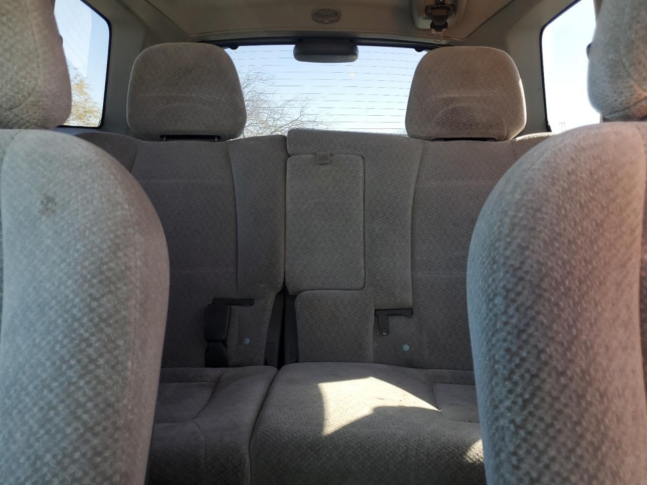 2005 Hyundai Santa Fe - Image 10
