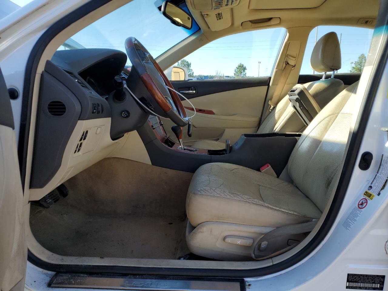 2011 Lexus ES - Image 7