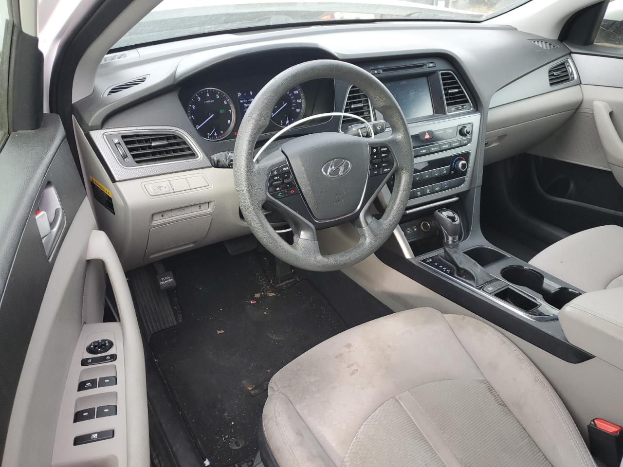 2016 Hyundai Sonata - Image 8