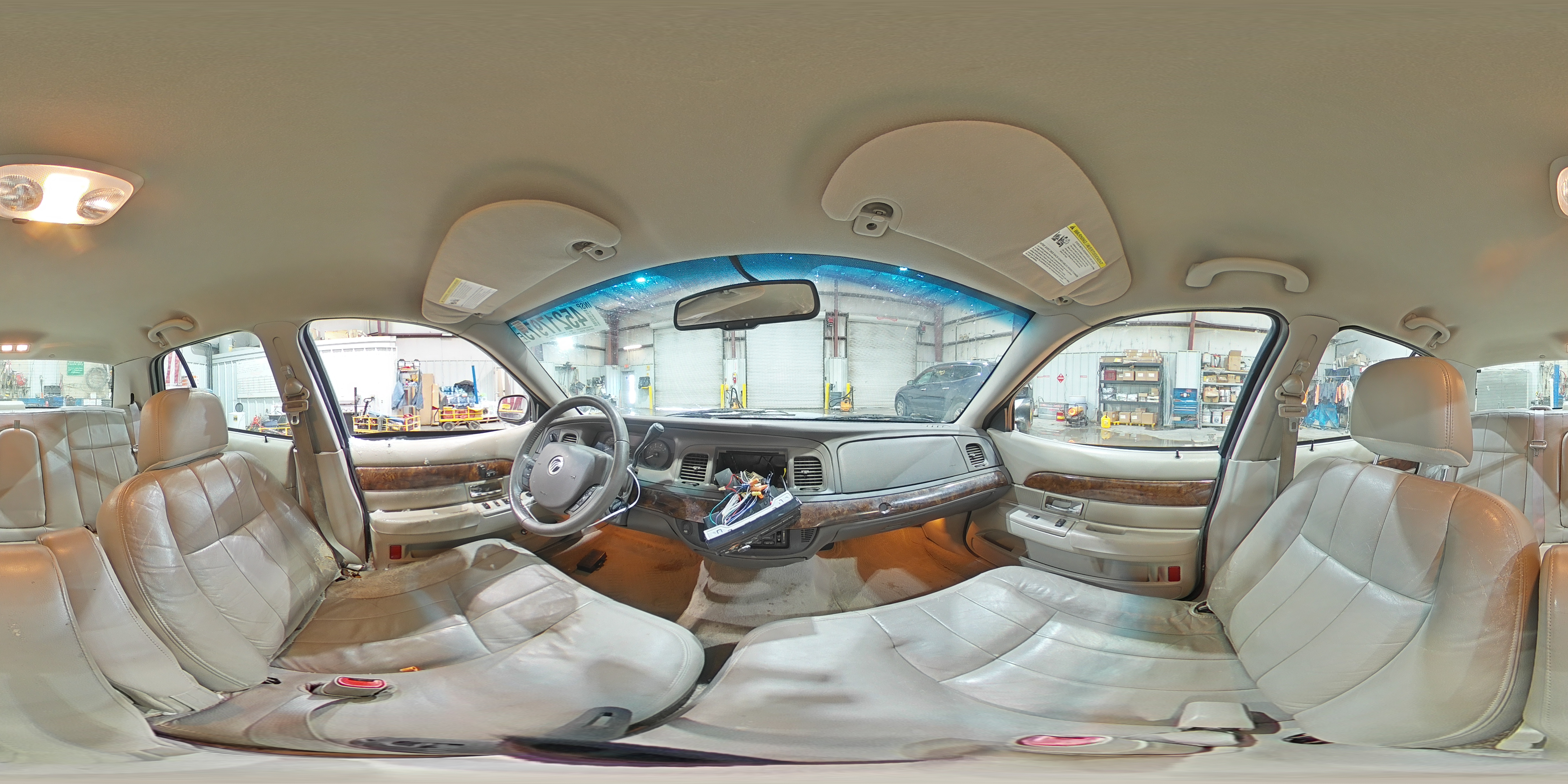 2010 Mercury Grand Marquis - Image 12