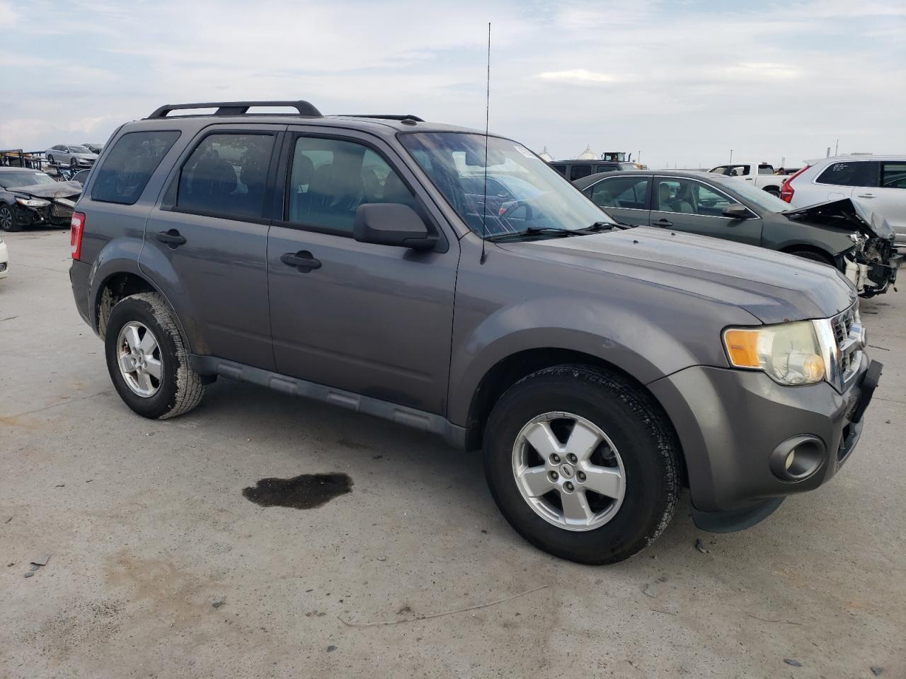 2010 Ford Escape - Image 4