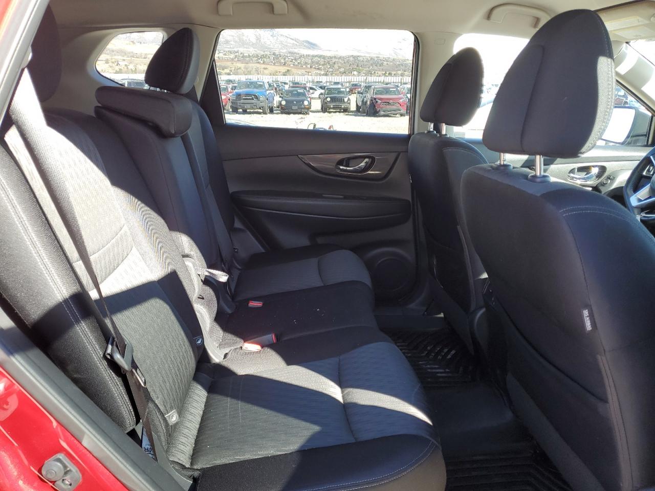 2017 Nissan Rogue - Image 11