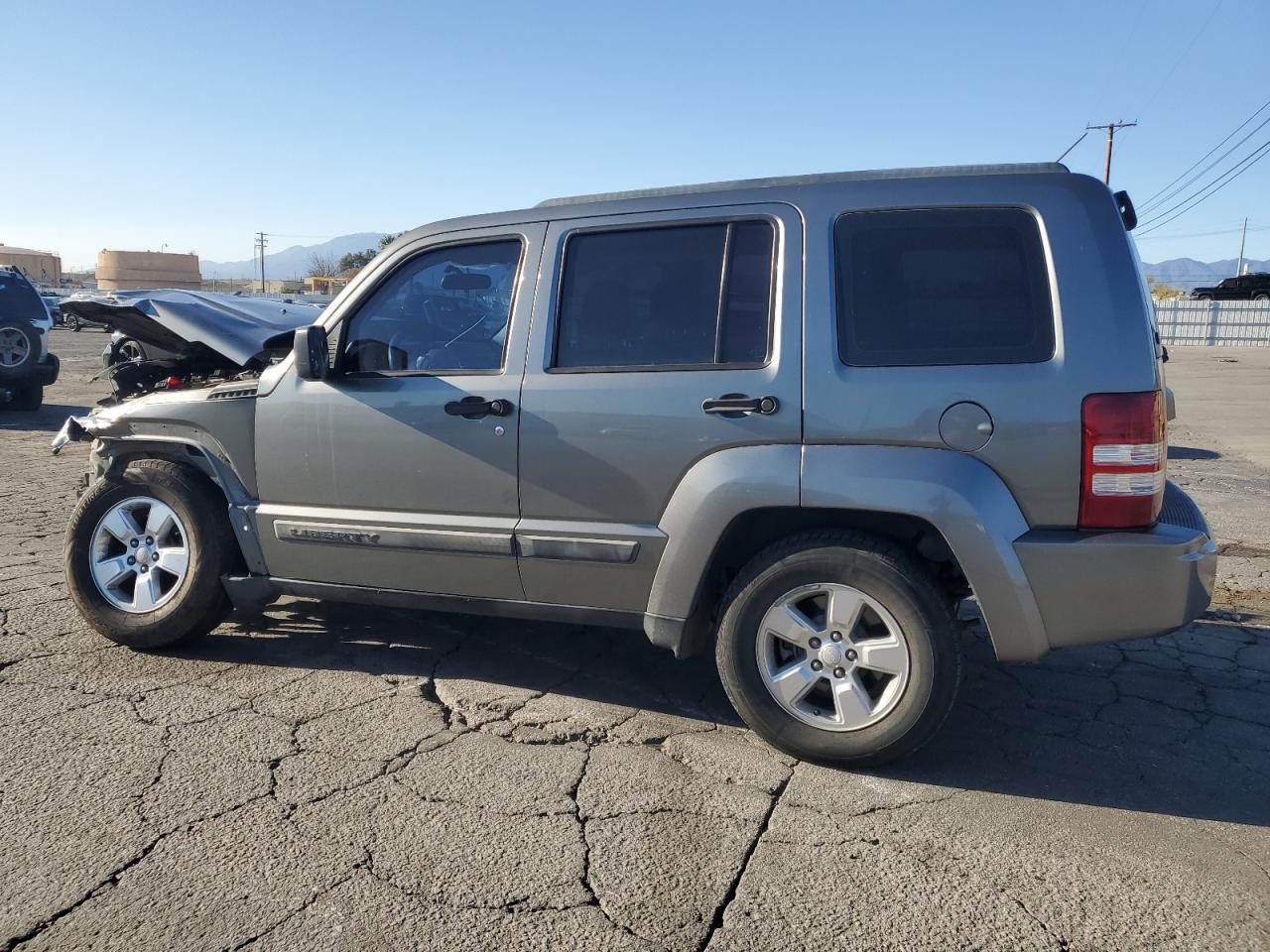 2012 Jeep Liberty (North America) - Image 2