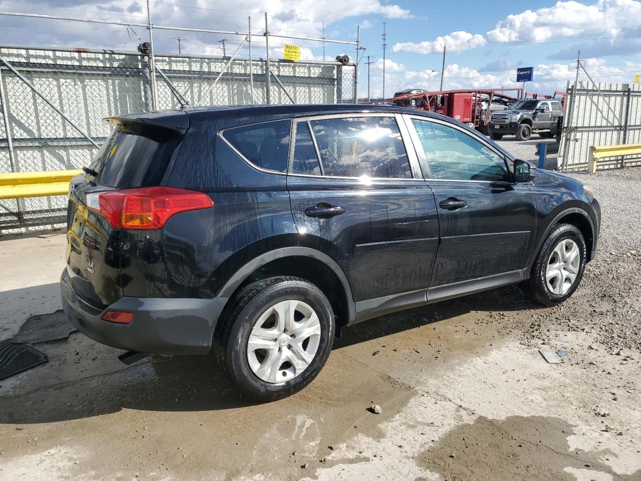 2015 Toyota RAV 4 - Image 3