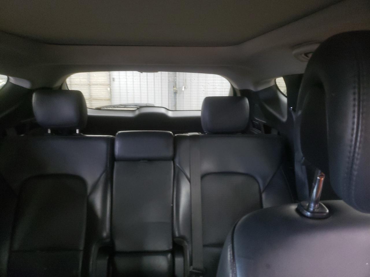 2014 Hyundai Santa Fe - Image 10