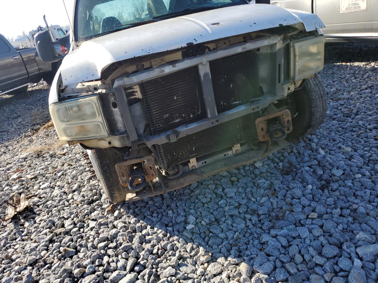 2007 Ford F350 - Image 9