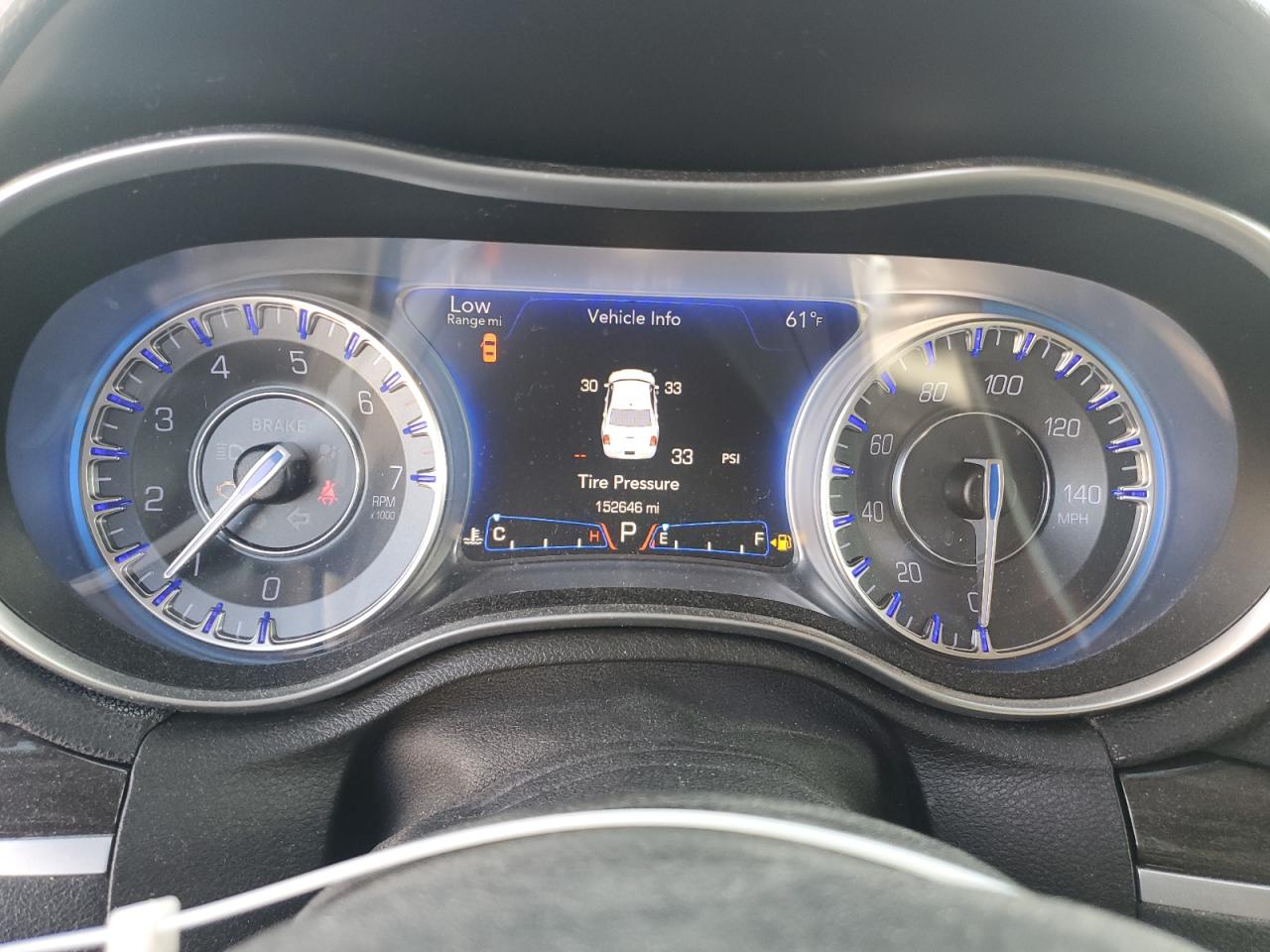 2015 Chrysler 300 - Image 9