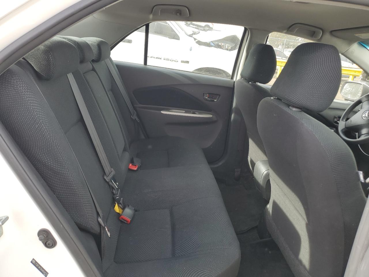 2010 Toyota Yaris - Image 10