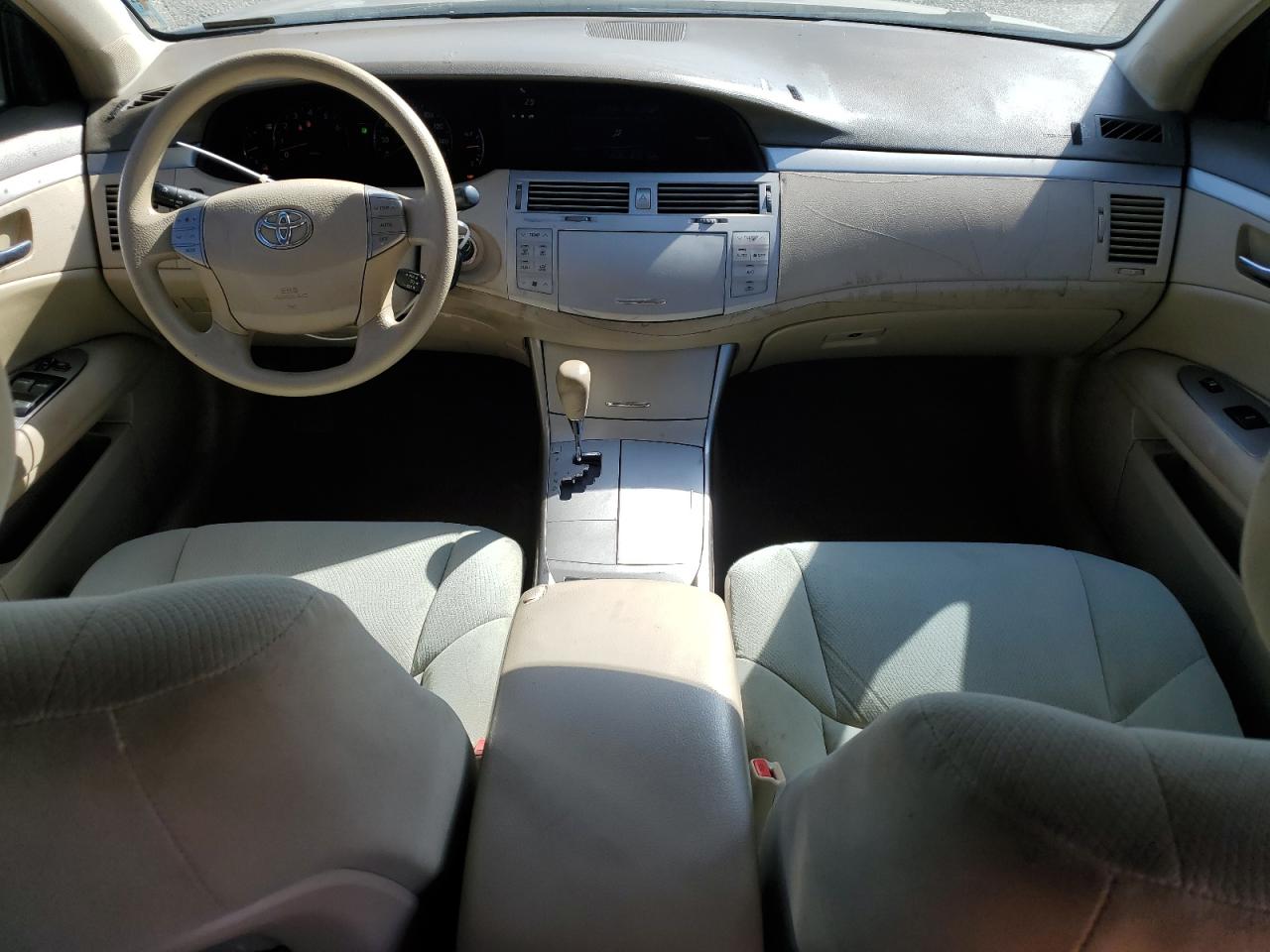 2005 Toyota Avalon - Image 8