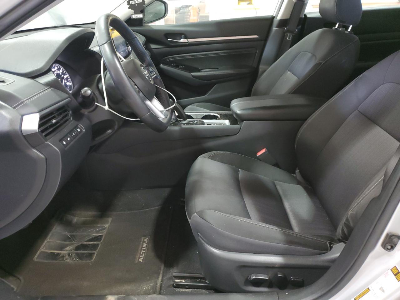 2020 Nissan Altima - Image 7