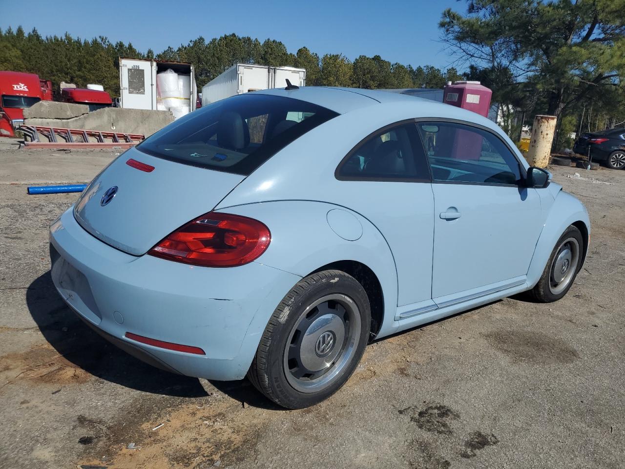 2013 Volkswagen Beetle - Image 3