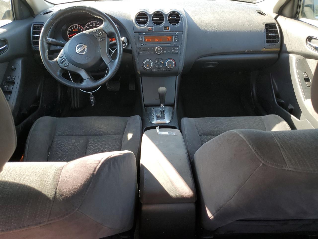 2011 Nissan Altima - Image 8