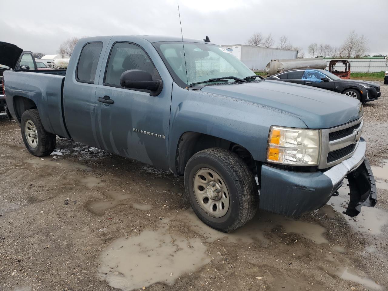 2009 Chevrolet Silverado - Image 4