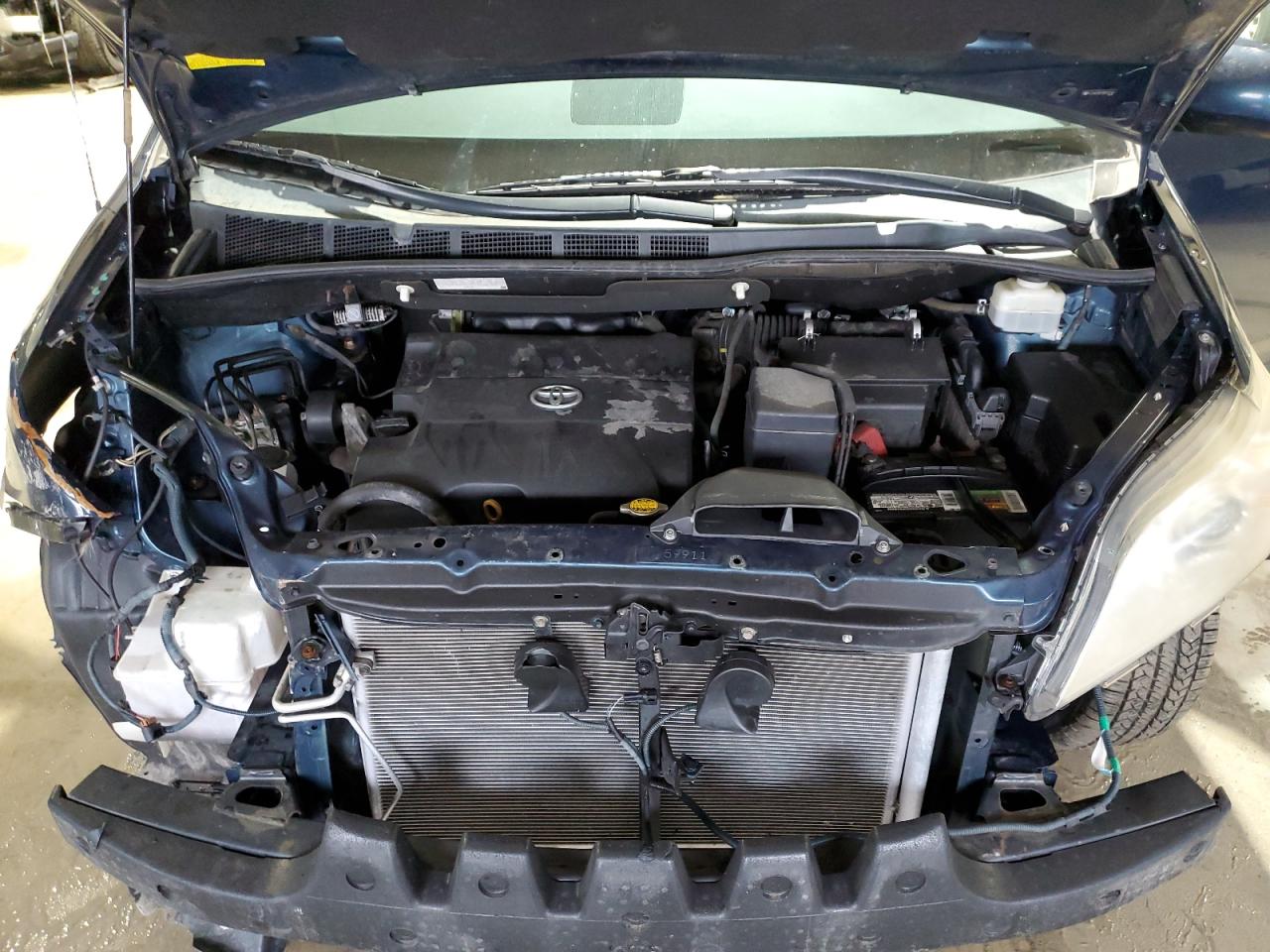2011 Toyota Sienna - Image 12