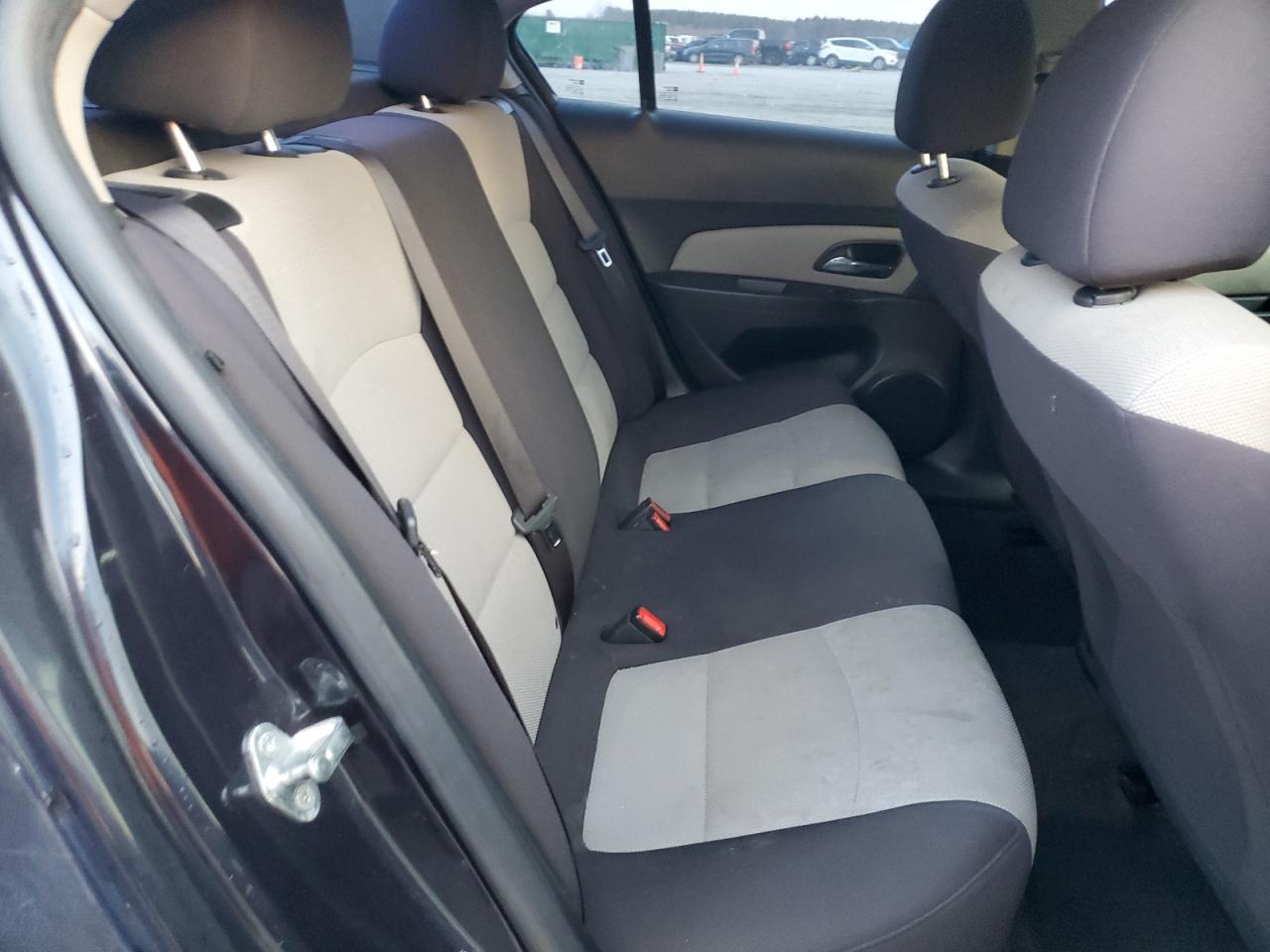 2015 Chevrolet Cruze - Image 10