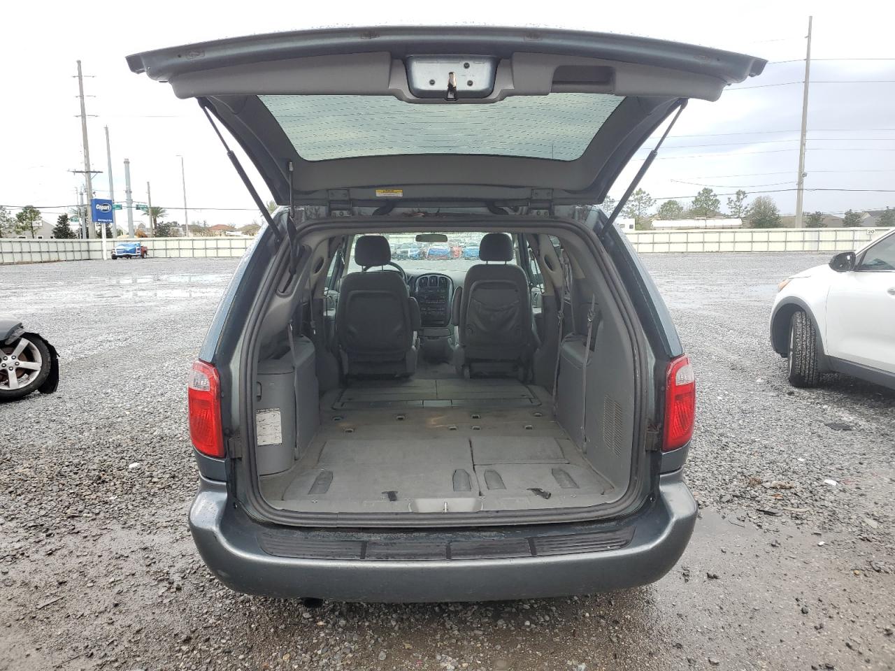 2006 Dodge Caravan - Image 6
