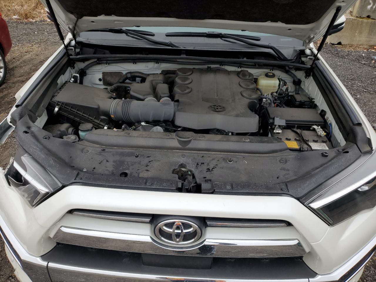 2022 Toyota 4Runner - Image 12