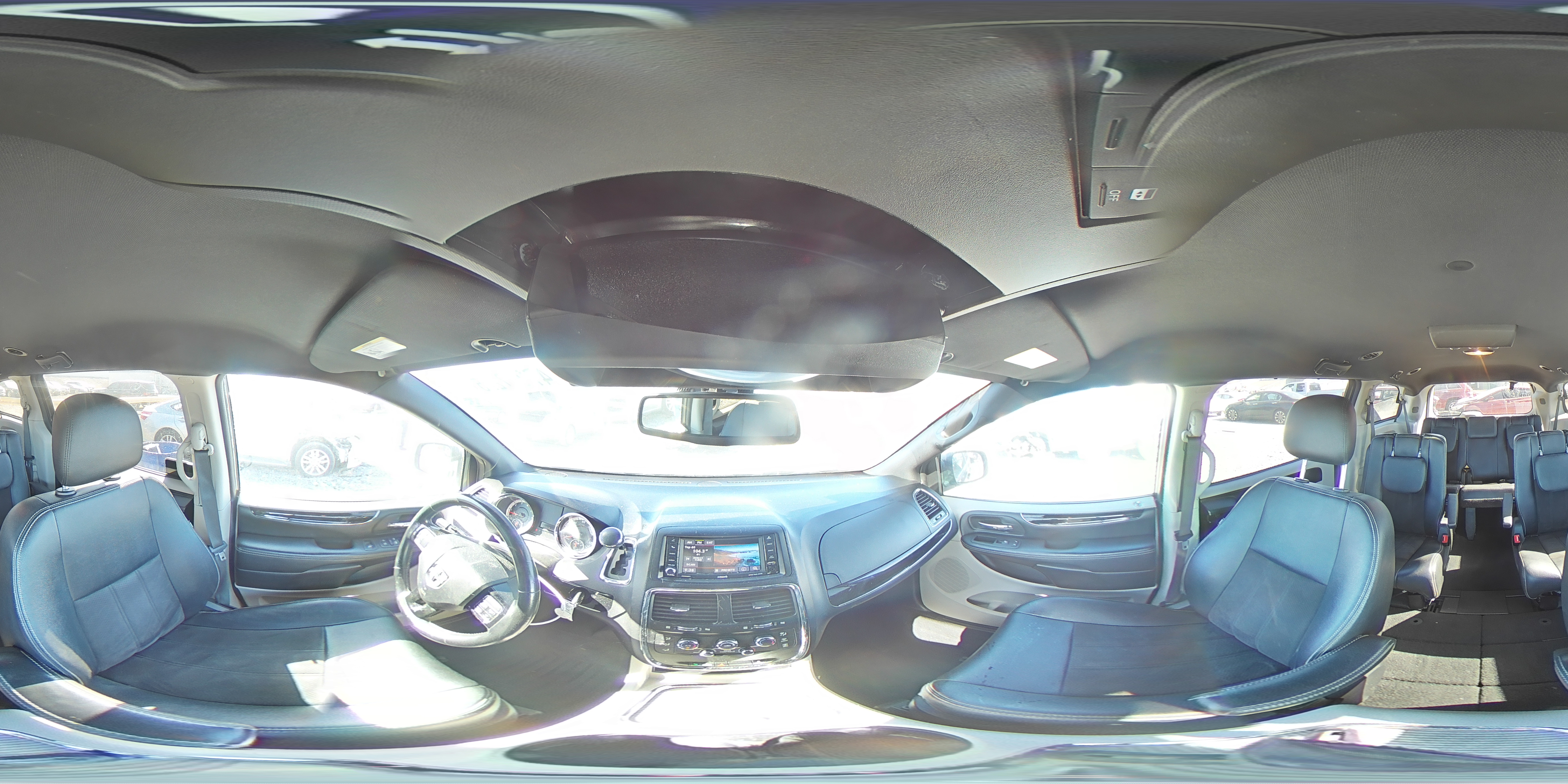 2019 Dodge Caravan - Image 15