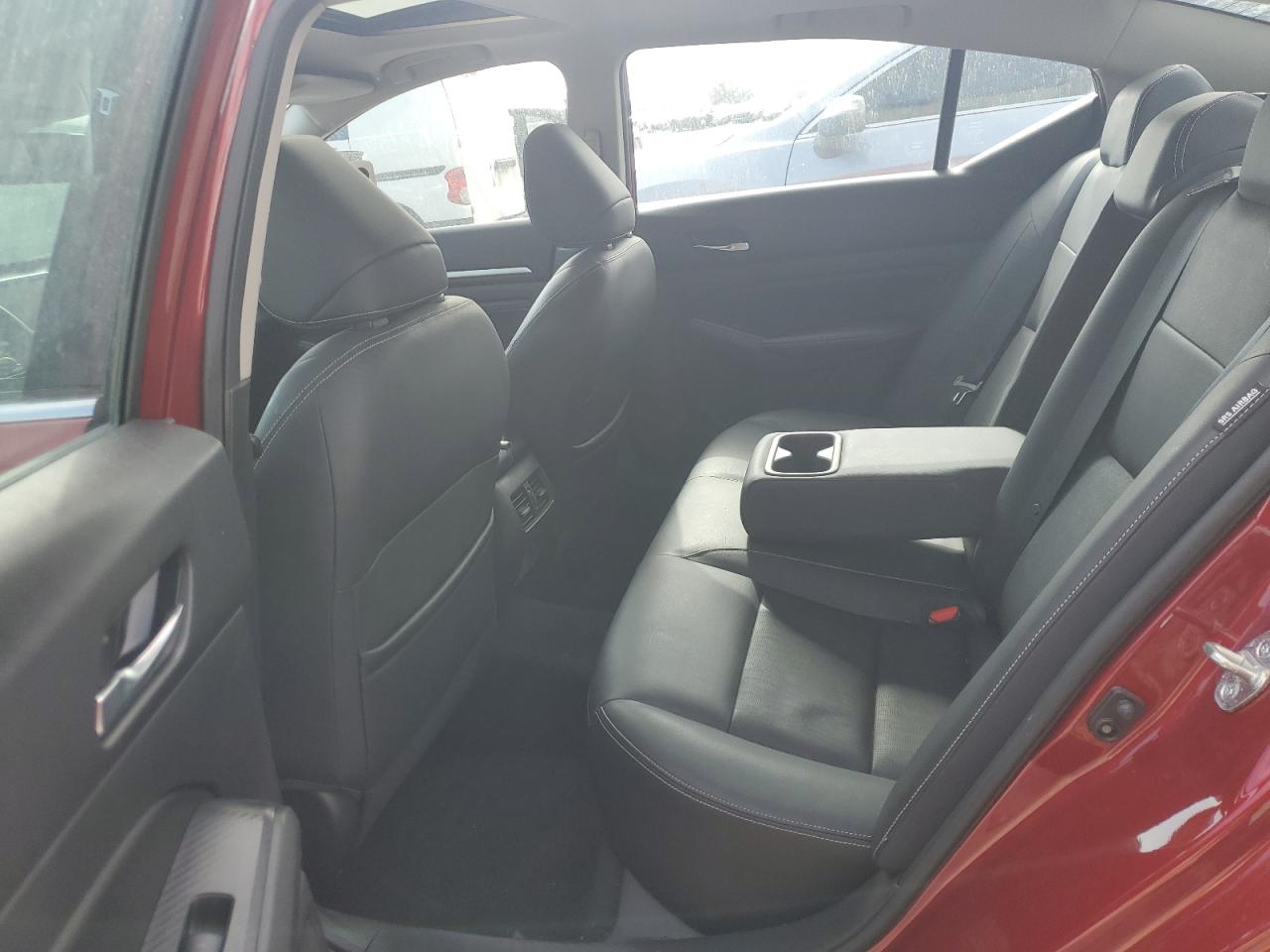 2019 Nissan Altima - Image 10