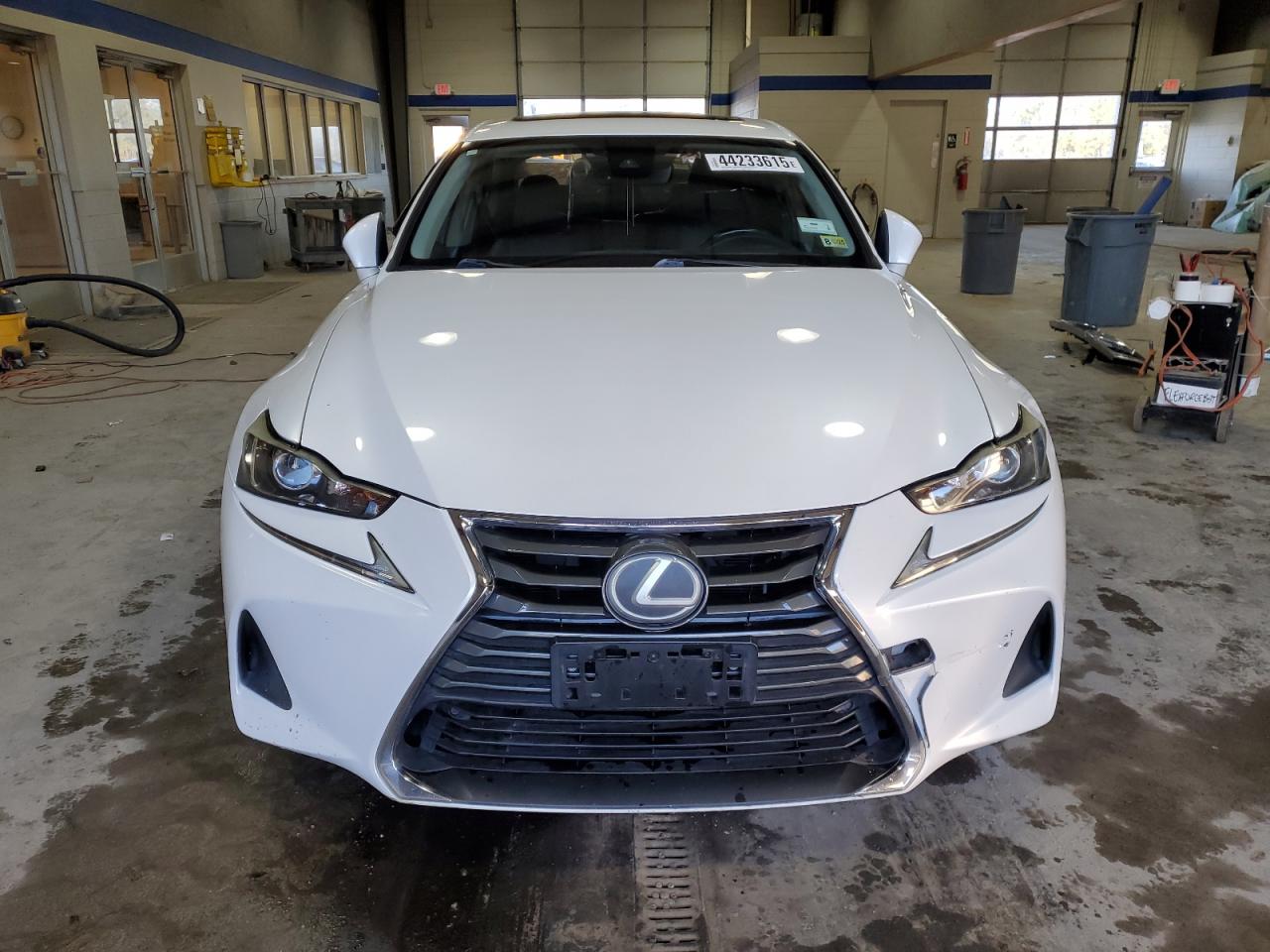 2017 Lexus IS - Image 5