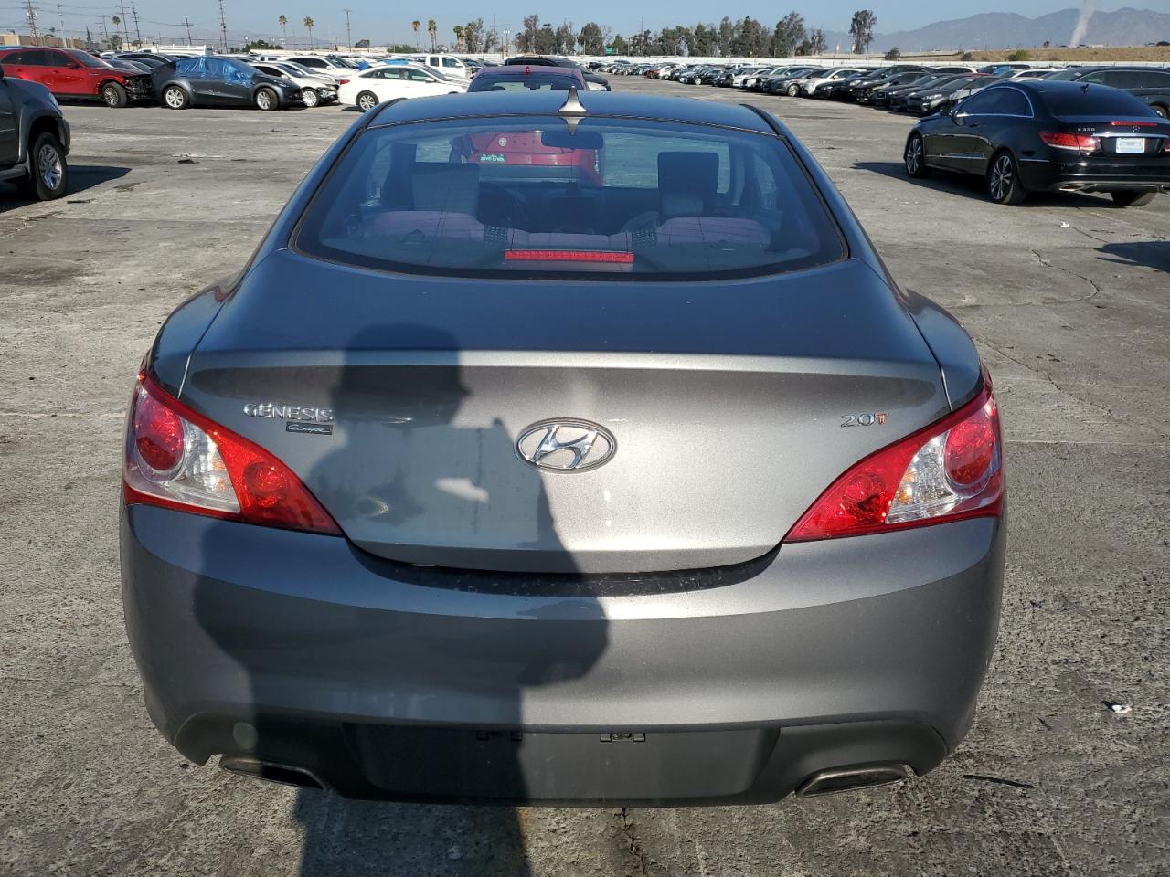 2010 Hyundai Genesis - Image 6