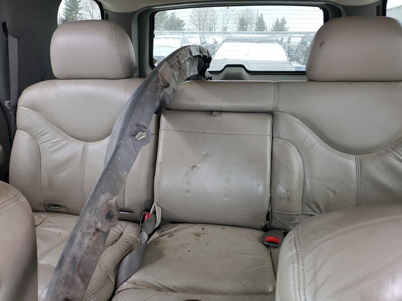 2002 GMC Yukon - Image 10