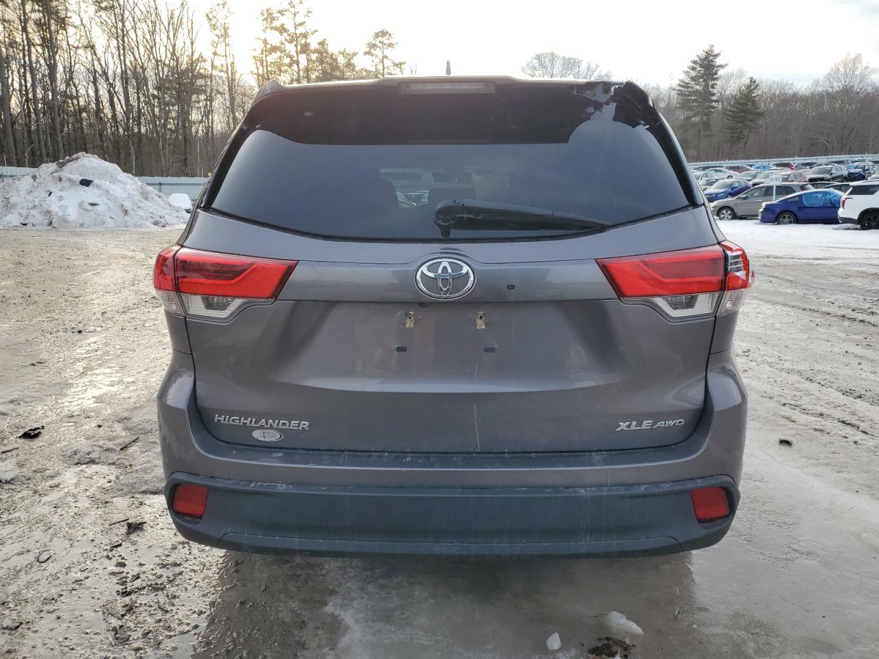 2019 Toyota Highlander - Image 6