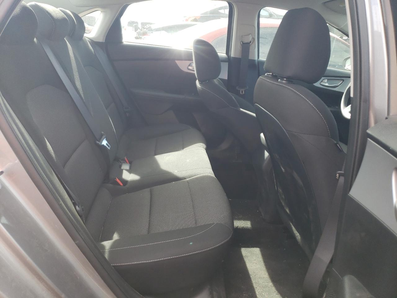 2024 Kia Forte - Image 10