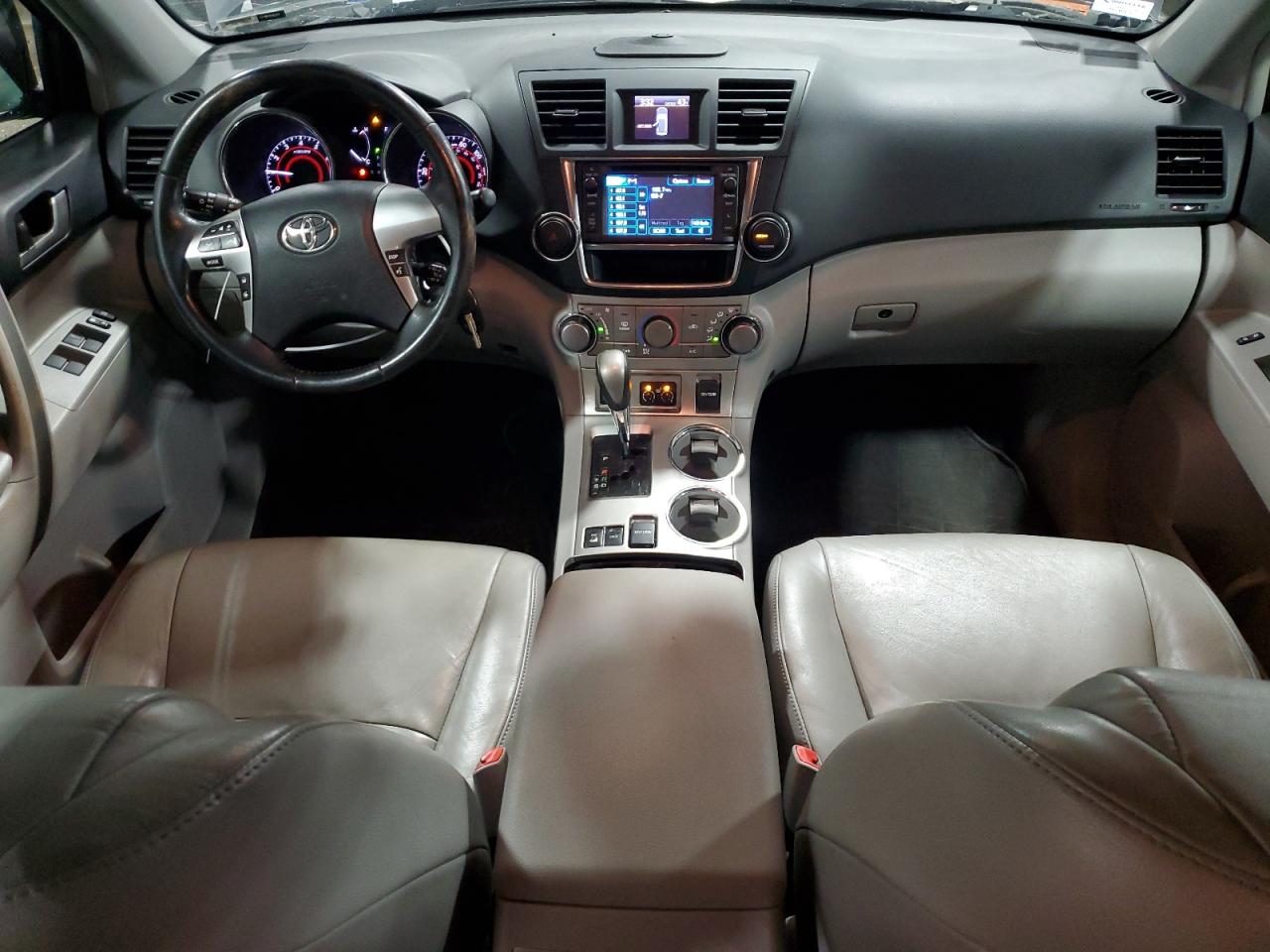 2013 Toyota Highlander - Image 8