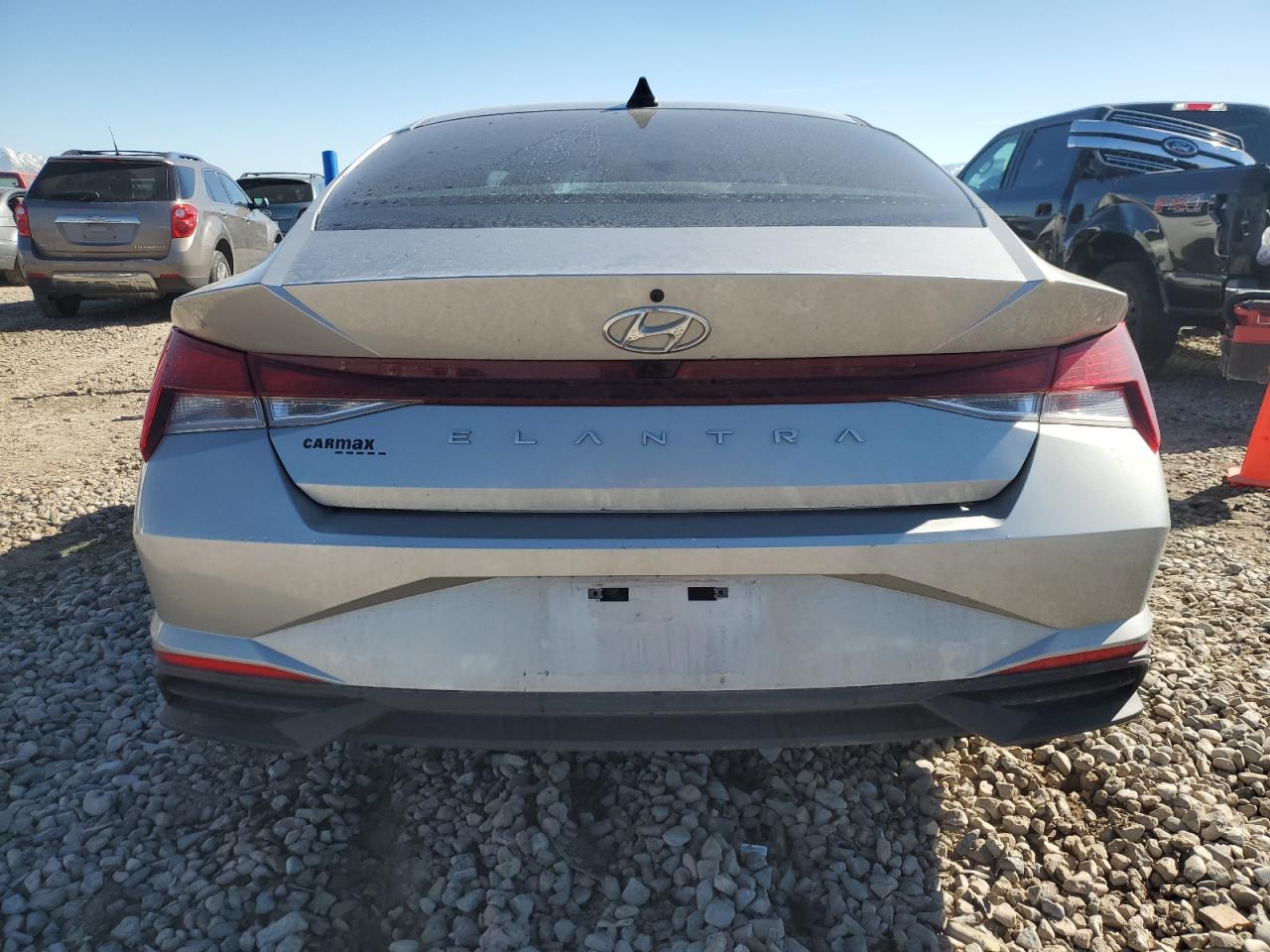 2022 Hyundai Elantra - Image 6