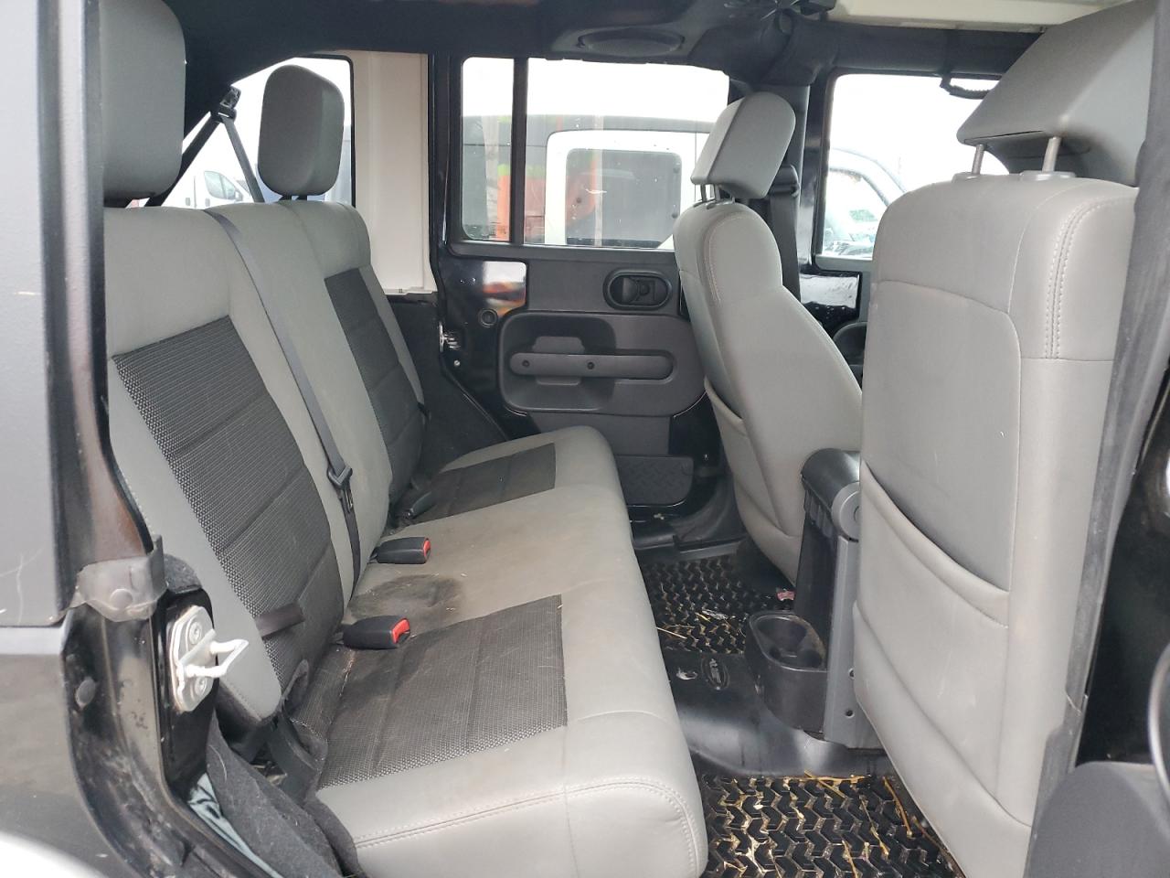 2010 Jeep Wrangler - Image 11