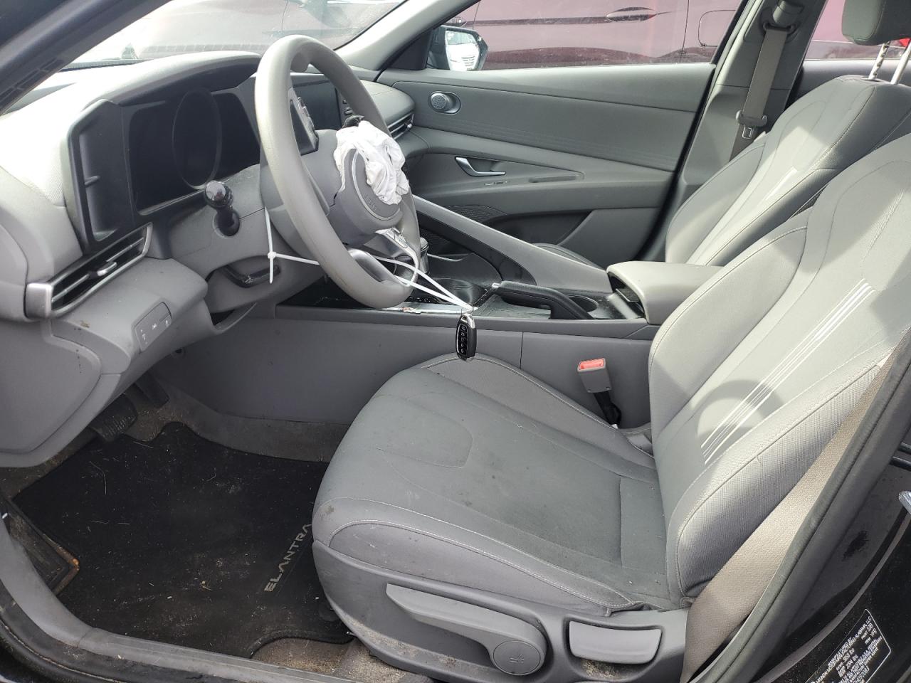 2023 Hyundai Elantra - Image 7
