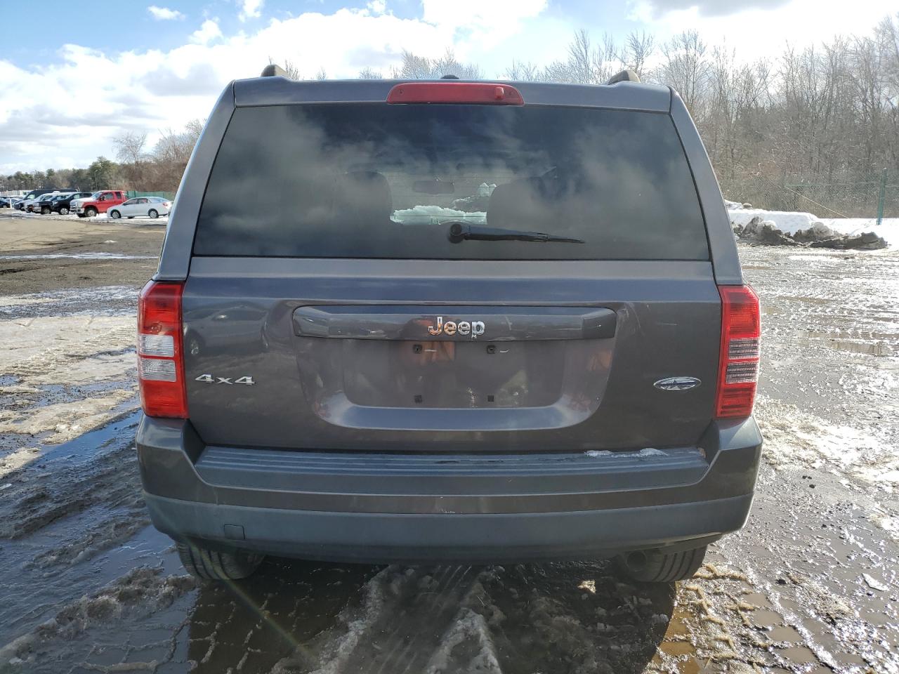 2015 Jeep Liberty (Patriot) - Image 6