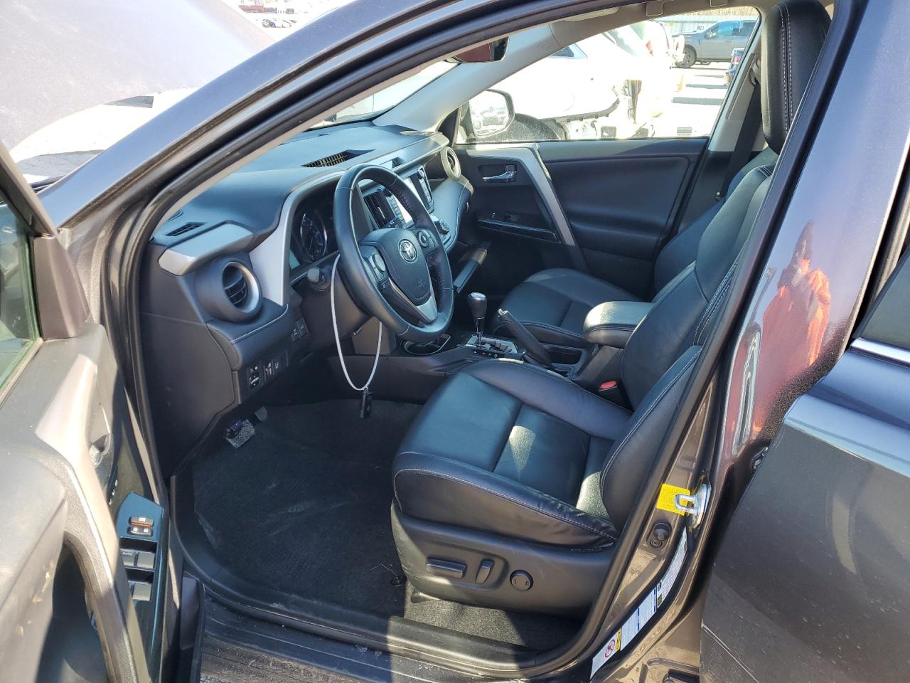 2017 Toyota RAV 4 - Image 7