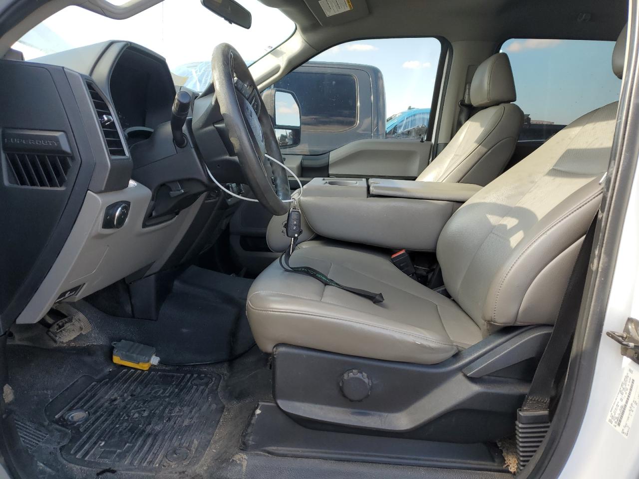 2020 Ford F350 - Image 7